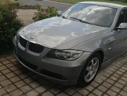 Silber Gebraucht 2005 BMW 325 Limousine | 2.400 €