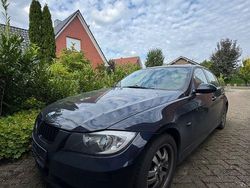 Blau Gebraucht 2008 BMW 320 Limousine | 5.800 € (Guter Preis)