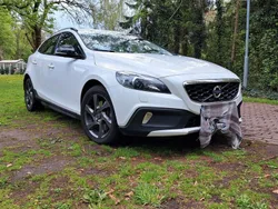 Weiß Gebraucht 2014 Volvo V40 CC Ocean Race Kombi | 13.900 € (Fairer Preis)