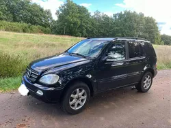 Schwarz Gebraucht 2004 Mercedes ML270 SUV | 5.000 €