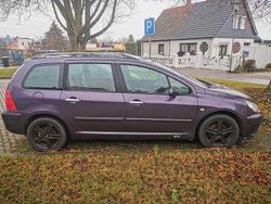 Farbe grelles rot/metallic Gebraucht 2004 Peugeot 307 Premium Kombi | 307 € (Superpreis)