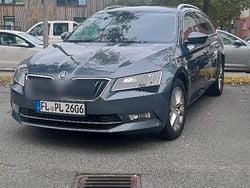 Grau Gebraucht 2017 Skoda Superb Kombi | 12.400 € (Guter Preis)