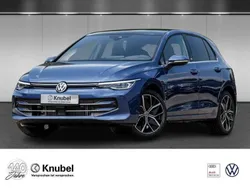 Blau Gebraucht 2024 VW Golf VIII Edition Limousine | 37.490 € (Teuer)