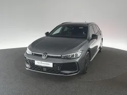 Grau Gebraucht 2024 VW Passat R-line Kombi | 43.420 € (Superpreis)