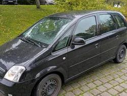 Schwarz Gebraucht 2004 Opel Meriva Van / Kleinbus | 3.000 € (Etwas zu teuer)