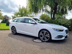 Weiß Gebraucht 2017 Opel Insignia Innovation Limousine | 12.500 €