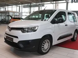 Weiß Gebraucht 2023 Toyota Proace Verso City Kombi | 18.249 € (Superpreis)
