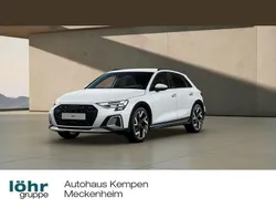 Gletscherweiß metallic Neu 2025 Audi A3 Business Limousine | 43.220 € (Fairer Preis)