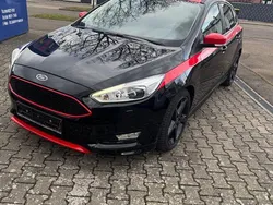 Schwarz Gebraucht 2016 Ford Focus Sport Limousine | 8.990 € (Superpreis)