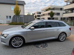 Silber Gebraucht 2015 Skoda Superb Style Kombi | 15.400 € (Guter Preis)