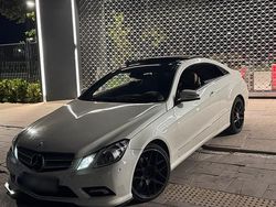 Weiß Gebraucht 2010 Mercedes E350 AMG Coupé | 10.500 € (Etwas zu teuer)