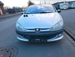 Schwarz Gebraucht 2003 Peugeot 206 CC Cabrio | 1.000 €