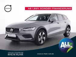 Grau Gebraucht 2023 Volvo V60 CC Plus Kombi | 35.995 € (Superpreis)