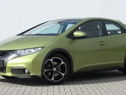 Gelb / yellowtopaz / metallic Gebraucht 2013 Honda Civic Sport Limousine | 11.450 € (Fairer Preis)