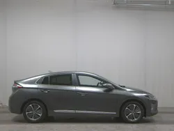 Grau Gebraucht 2022 Hyundai Ioniq Style Limousine | 16.480 € (Guter Preis)