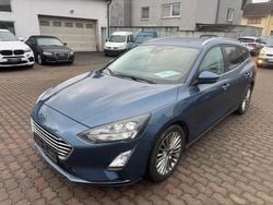 Blau Gebraucht 2019 Ford Focus Cool & Connect Limousine | 9.850 € (Superpreis)