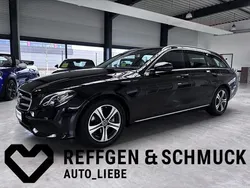 Obsidianschwarz (metallic) Gebraucht 2019 Mercedes E200 Avantgarde Kombi | 23.899 € (Guter Preis)