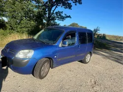 Blau Gebraucht 2004 Citroën Berlingo Van / Kleinbus | 1.000 € (Etwas zu teuer)