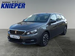 Grau Gebraucht 2021 Peugeot 308 Active Limousine | 17.950 € (Fairer Preis)