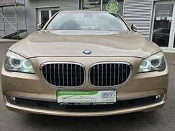 Milanobeige metallic Gebraucht 2012 BMW 740 Limousine | 16.990 € (Fairer Preis)