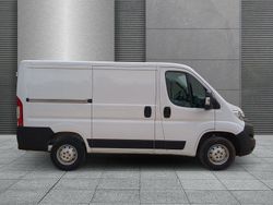 Weiß Gebraucht 2023 Opel Movano Edition Van | 21.780 € (Guter Preis)