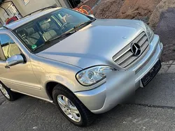 Silber Gebraucht 2003 Mercedes ML270 SUV | 4.700 €
