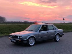 Silber Gebraucht 1987 BMW 318 Limousine | 9.599 €