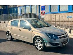 Grau Gebraucht 2008 Opel Astra Limousine | 1.850 € (Guter Preis)