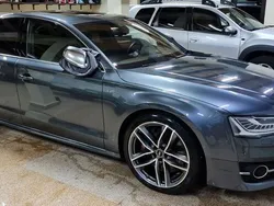 Grau Gebraucht 2017 Audi S8 Sport Limousine | 37.500 € (Fairer Preis)