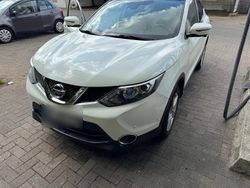 Weiß Gebraucht 2016 Nissan Qashqai Tekna SUV | 14.500 € (Teuer)