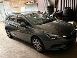 Grau Gebraucht 2018 Opel Astra Kombi | 3.900 € (Guter Preis)