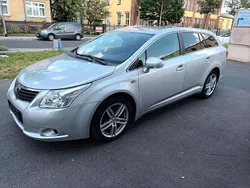 Bronze Gebraucht 2009 Toyota Avensis Comfort Limousine | 3.700 €
