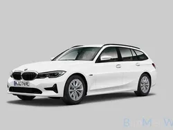 Weiß Gebraucht 2022 BMW 320e Sport Line Limousine | 31.999 € (Fairer Preis)