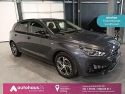 Grau Gebraucht 2021 Hyundai i30 Intro Edition Limousine | 16.970 € (Fairer Preis)