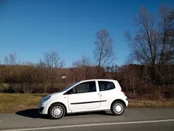 Weiß Gebraucht 2009 Renault Twingo Authentique Kleinwagen | 2.850 € (Fairer Preis)