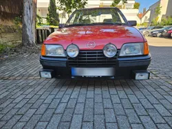 Rot Gebraucht 1987 Opel Kadett Limousine | 2.500 €