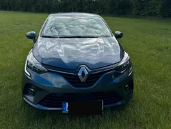 Grau Gebraucht 2021 Renault Clio V Kleinwagen | 14.500 €