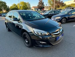 Karbonschw graphitschw midnigh Gebraucht 2015 Opel Astra Selection Kombi | 5.000 € (Fairer Preis)