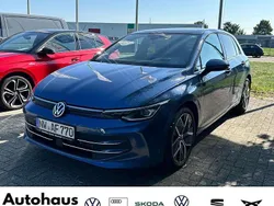 Anemonenblau metallic Gebraucht 2024 VW Golf VIII Edition Kleinwagen | 32.690 € (Teuer)