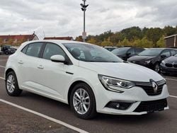 Weiß Gebraucht 2017 Renault Mégane IV LIMITED Limousine | 9.599 € (Fairer Preis)