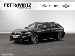 Saphirschwarz metallic Gebraucht 2024 BMW 330 M Sport Kombi | 41.790 € (Superpreis)