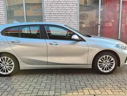 Silber Gebraucht 2021 BMW 118 Advantage Kleinwagen | 17.900 € (Fairer Preis)