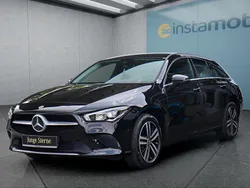 Schwarz Gebraucht 2022 Mercedes CLA250e Limousine | 26.699 € (Fairer Preis)