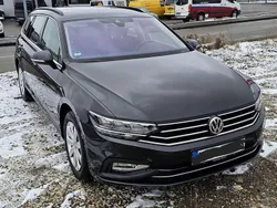 Grau Gebraucht 2020 VW Passat Business Kombi | 16.700 € (Fairer Preis)