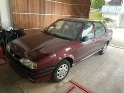 Gebraucht 1992 Renault R9 Limousine | 1.300 €