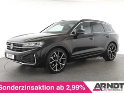 Grenadillschwarz Gebraucht 2024 VW Touareg R-line SUV | 67.784 € (Superpreis)