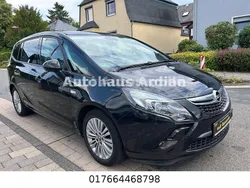 Schwarz Gebraucht 2016 Opel Zafira Tourer Edition+ Van / Kleinbus | 9.799 € (Fairer Preis)