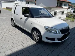 Weiß Gebraucht 2011 Skoda Roomster Kleinwagen | 1.750 € (Fairer Preis)