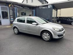 Silber Gebraucht 2006 Opel Astra Limousine | 4.899 € (Etwas zu teuer)
