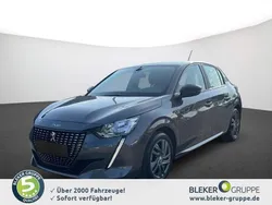 Platingrau Gebraucht 2023 Peugeot 208 Active Kleinwagen | 15.990 € (Fairer Preis)